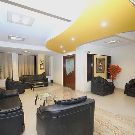 Oyo 5934 Lokaz Hotel Bangalore Ngoại thất bức ảnh