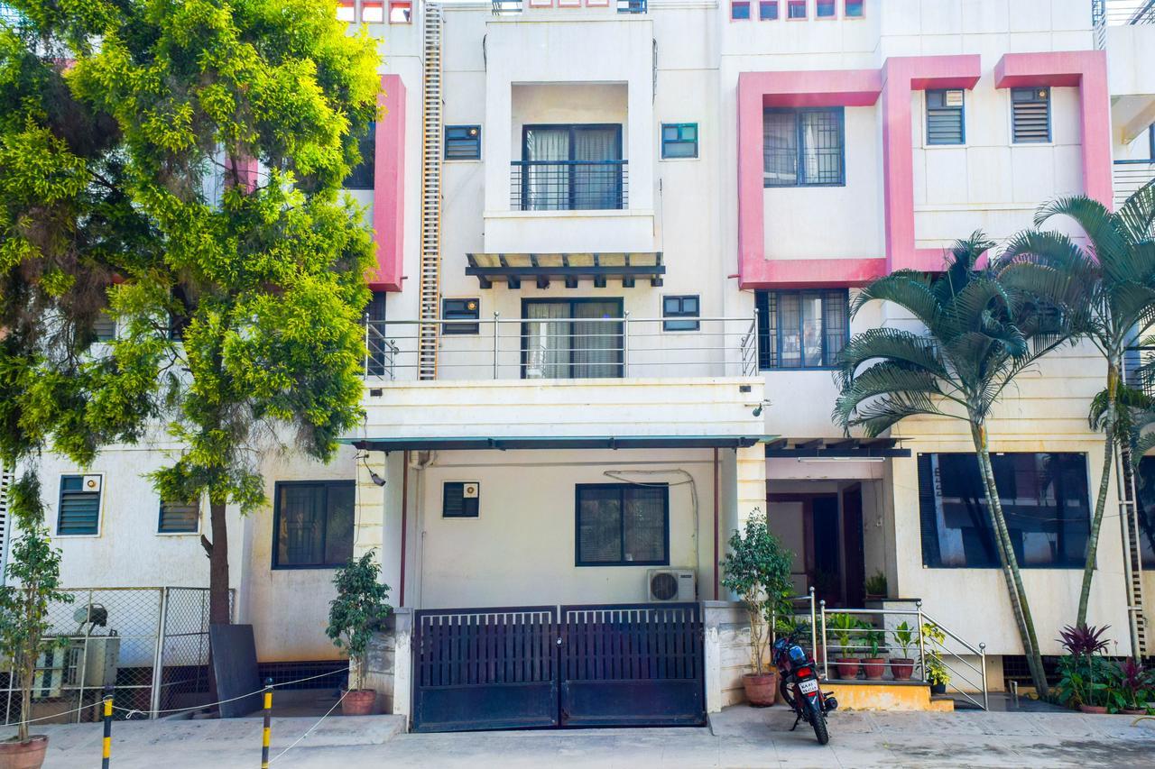 Oyo 5934 Lokaz Hotel Bangalore Ngoại thất bức ảnh