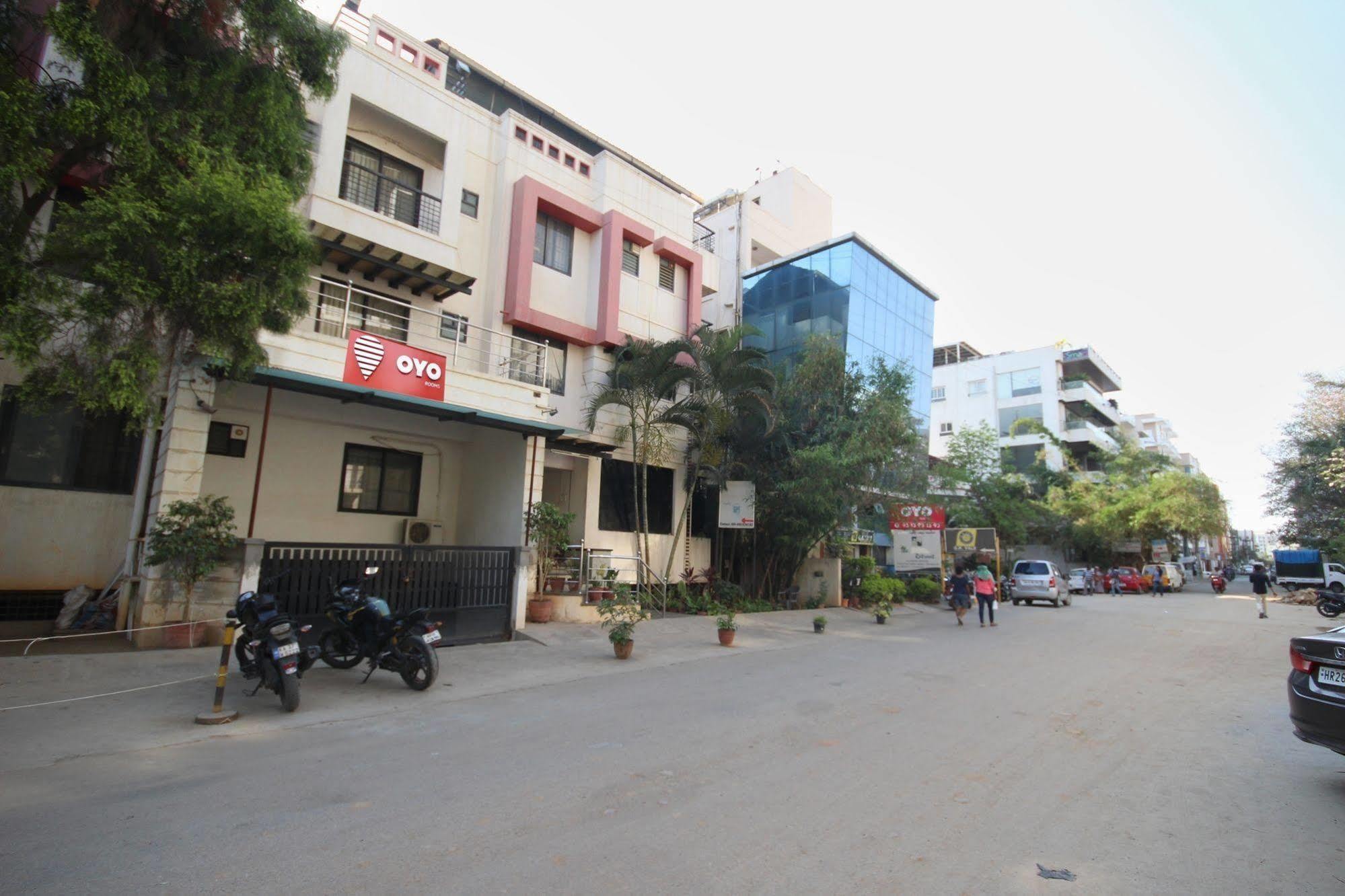 Oyo 5934 Lokaz Hotel Bangalore Ngoại thất bức ảnh