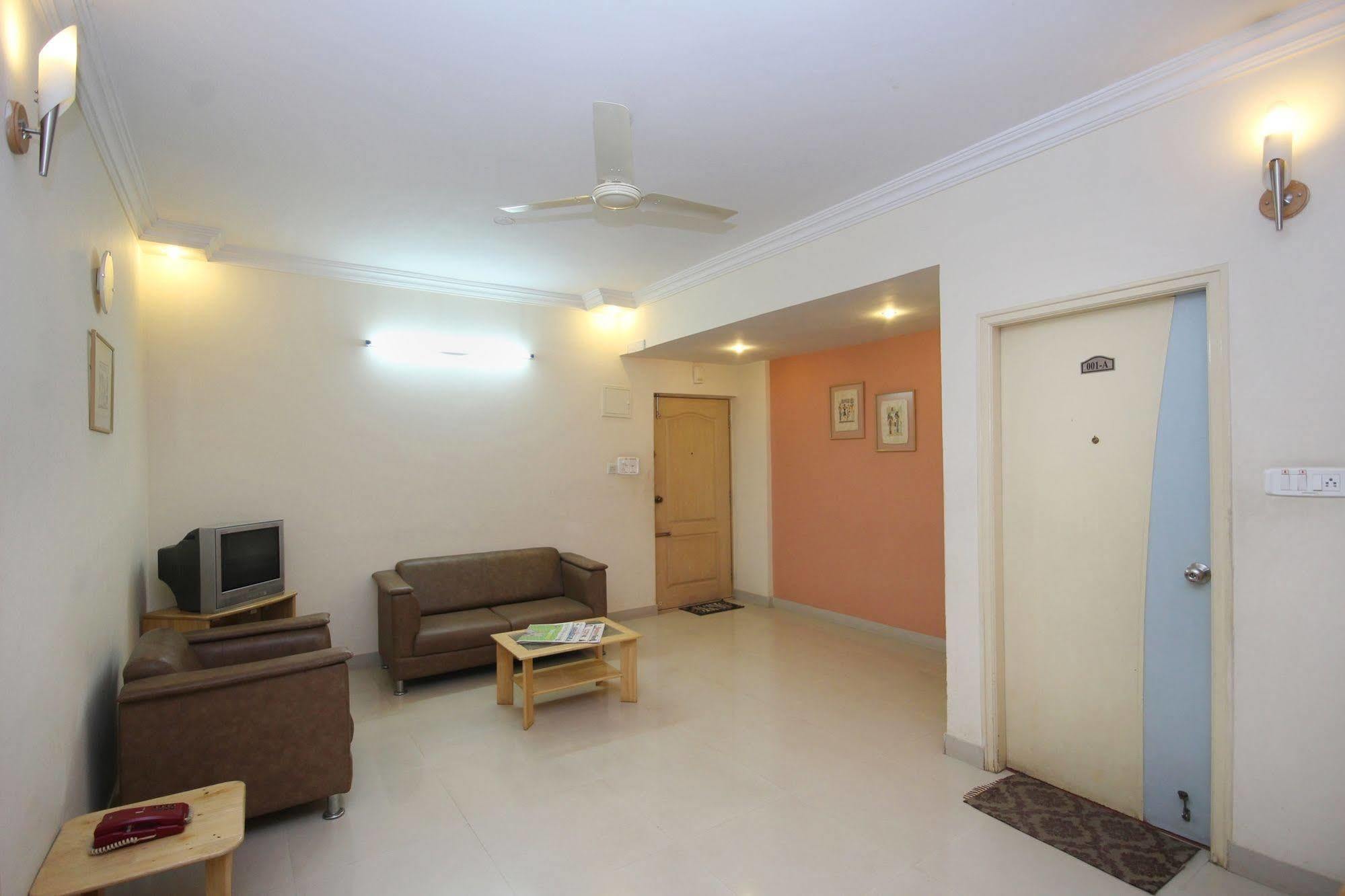 Oyo 5934 Lokaz Hotel Bangalore Ngoại thất bức ảnh
