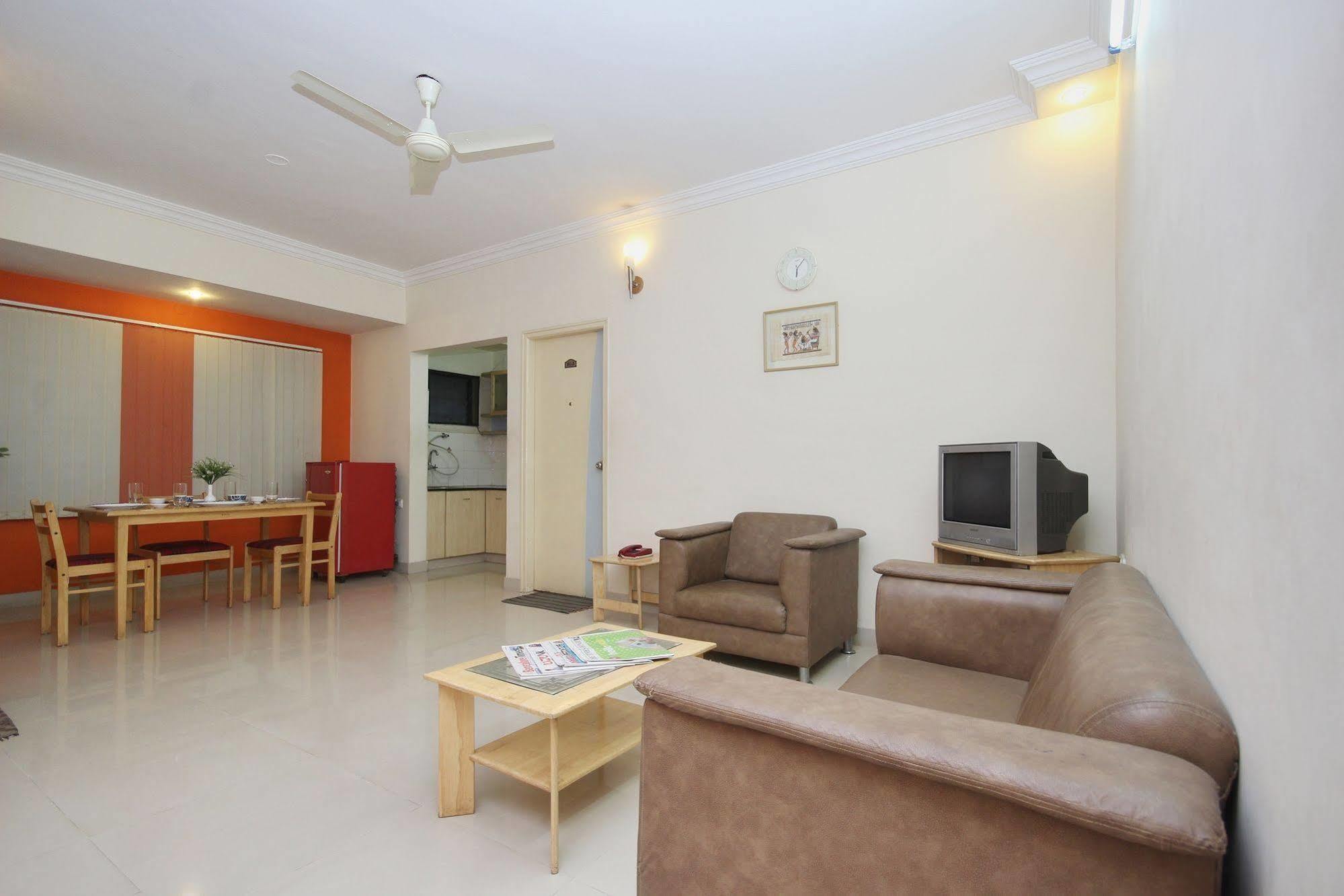 Oyo 5934 Lokaz Hotel Bangalore Ngoại thất bức ảnh