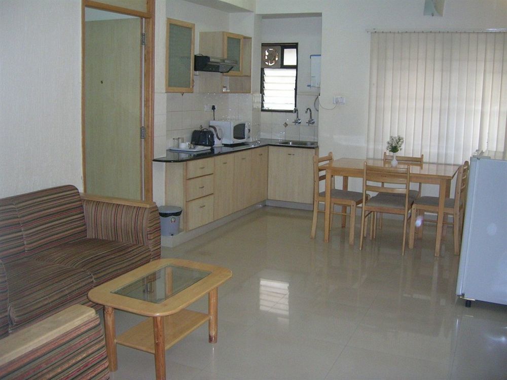 Oyo 5934 Lokaz Hotel Bangalore Ngoại thất bức ảnh